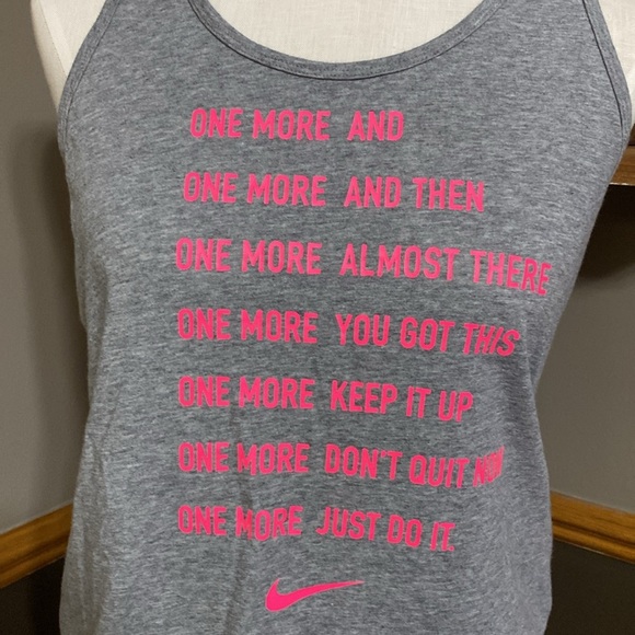 Nike gray & hot pink racerback tank top size M - Picture 4 of 5